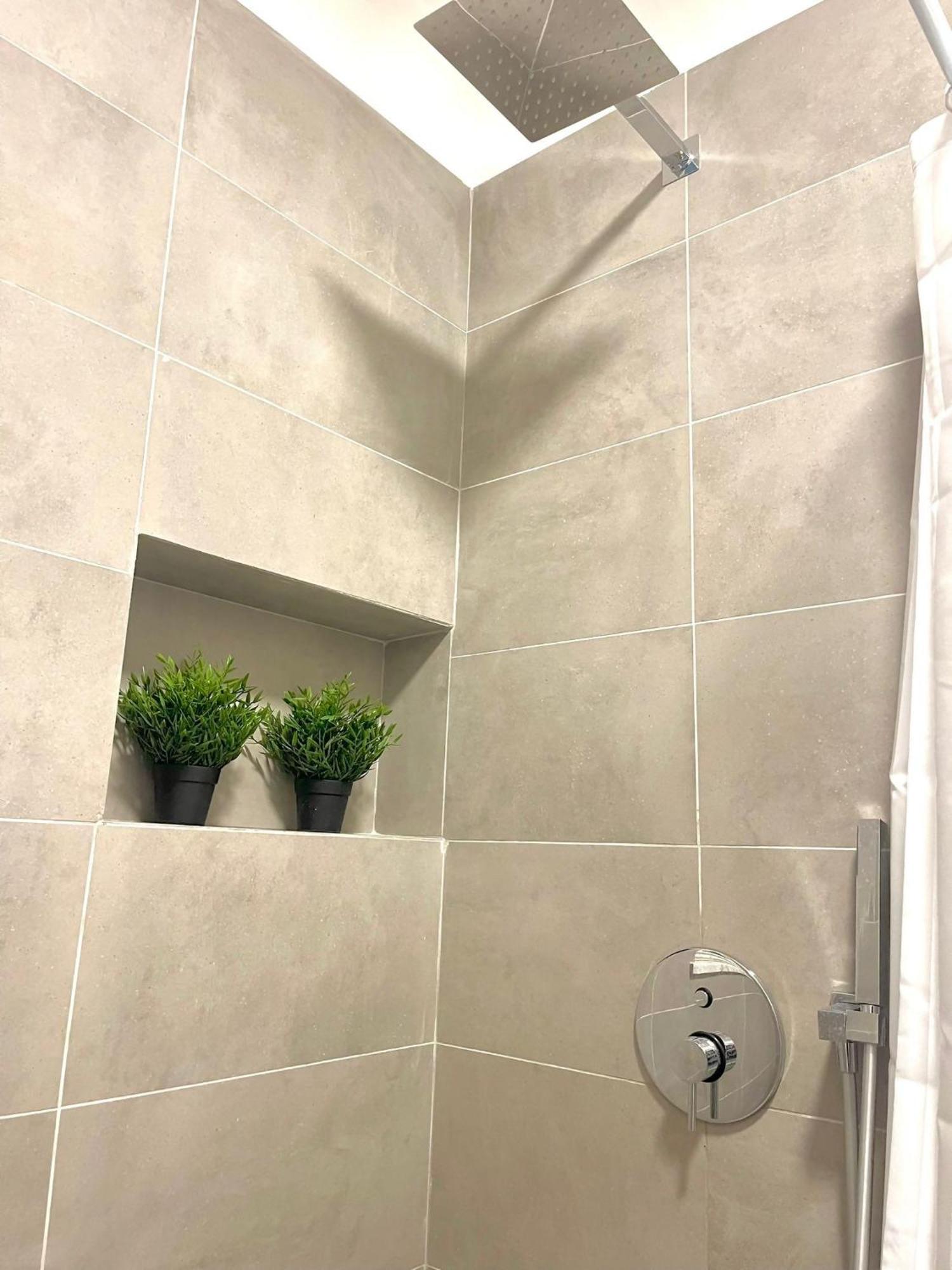 ליבורנו I Marmi New Royal Design Apartment מראה חיצוני תמונה